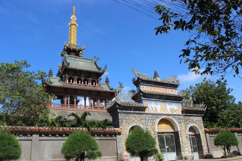 35 đường Hàm Nghi, phường Ngô Mây, thành phố Quy Nhơn, tỉnh Bình Định, Chùa Minh Tịnh 