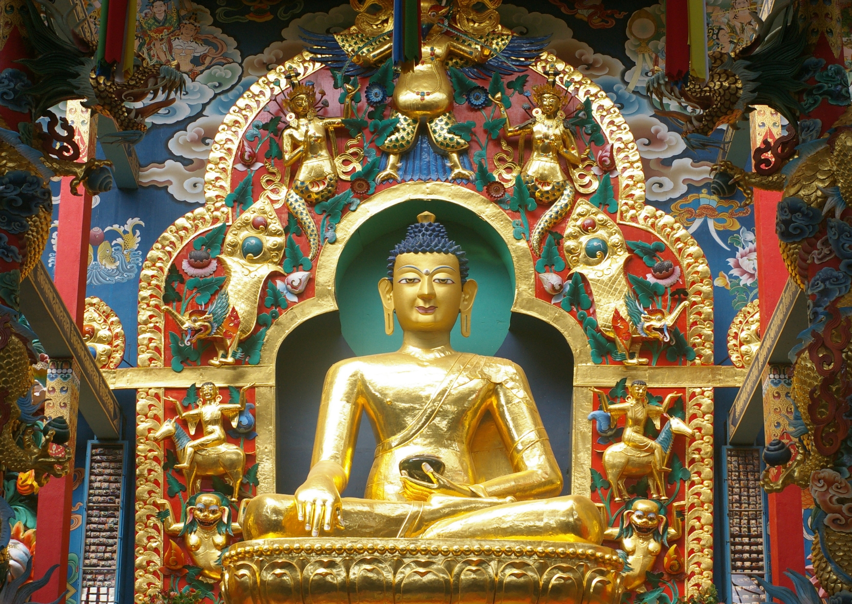 Hãy thực hành lòng nhân ái, lòng từ bi và lòng biết ơn của Đức Phật trong cuộc sống hàng ngày để mang lại hạnh phúc và an lạc cho mọi người xung quanh.